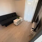 דירה Lisas Apartment, Private New 1 Bedroom And 1 Living With Sofa Bed And Big Windows, Share With Nobody, No Parties *