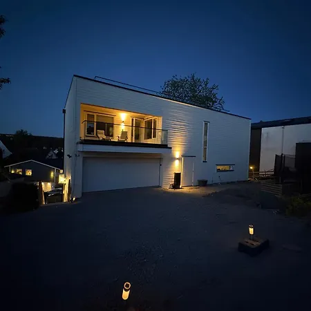 Lisas Apartment, Private New 1 Bedroom And 1 Living With Sofa Bed And Big Windows, Share With Nobody Apartamento