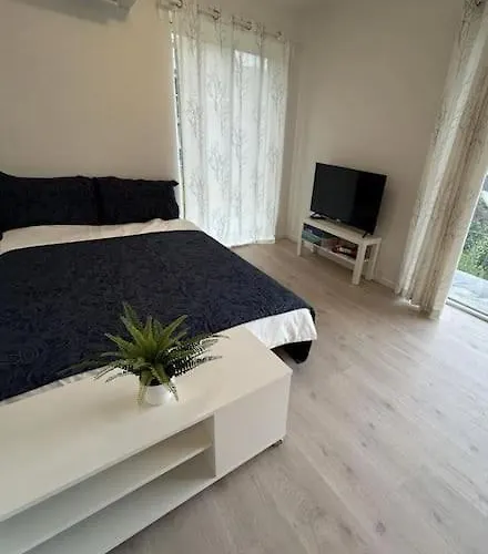 Lisas Apartment, Private New 1 Bedroom And 1 Living With Sofa Bed And Big Windows, Share With Nobody Apartamento