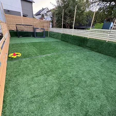 Lisas Apartment, Private New 1 Bedroom And 1 Living With Sofa Bed And Big Windows, Share With Nobody *