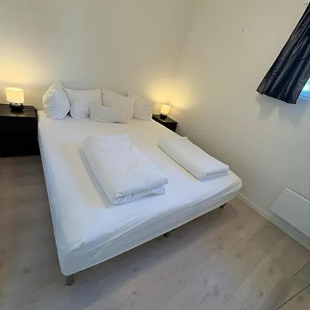 Lisas Apartment, Private New 1 Bedroom And 1 Living With Sofa Bed And Big Windows, Share With Nobody *