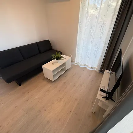 아파트 Lisas Apartment, Private New 1 Bedroom And 1 Living With Sofa Bed And Big Windows, Share With Nobody *